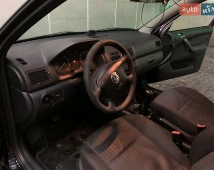 Черный Шкода Октавия, объемом двигателя 2 л и пробегом 340 тыс. км за 4800 $, фото 6 на Automoto.ua