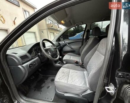 Черный Шкода Октавия, объемом двигателя 1.6 л и пробегом 221 тыс. км за 7300 $, фото 25 на Automoto.ua