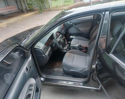 Черный Шкода Октавия, объемом двигателя 1.6 л и пробегом 177 тыс. км за 5800 $, фото 5 на Automoto.ua