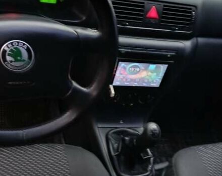 Черный Шкода Октавия, объемом двигателя 1.6 л и пробегом 175 тыс. км за 5750 $, фото 2 на Automoto.ua