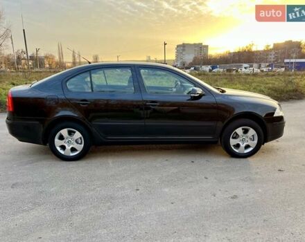 Черный Шкода Октавия, объемом двигателя 1.6 л и пробегом 220 тыс. км за 7500 $, фото 6 на Automoto.ua