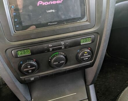 Черный Шкода Октавия, объемом двигателя 2 л и пробегом 180 тыс. км за 6700 $, фото 7 на Automoto.ua