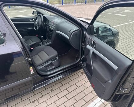 Черный Шкода Октавия, объемом двигателя 1.8 л и пробегом 206 тыс. км за 5150 $, фото 12 на Automoto.ua