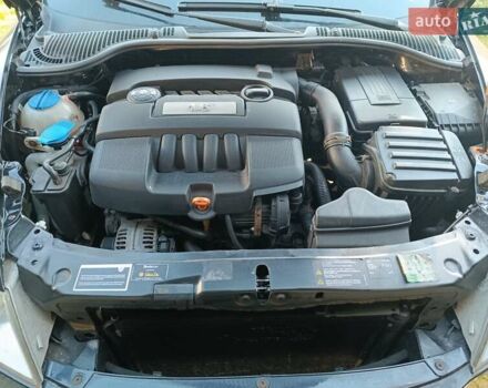 Черный Шкода Октавия, объемом двигателя 1.6 л и пробегом 260 тыс. км за 6000 $, фото 4 на Automoto.ua