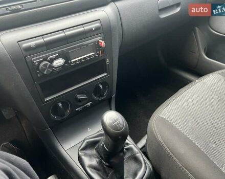 Шкода Октавия 2007 в Днепре (Днепропетровске) на Automoto.ua Черный Шкода Октавия, объемом двигателя 1.6 л и пробегом 300 тыс. км за 5500 $, фото 5 на Automoto.ua