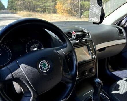 Черный Шкода Октавия, объемом двигателя 1.6 л и пробегом 290 тыс. км за 6300 $, фото 2 на Automoto.ua