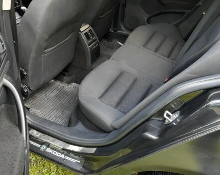 Черный Шкода Октавия, объемом двигателя 2 л и пробегом 269 тыс. км за 5000 $, фото 3 на Automoto.ua