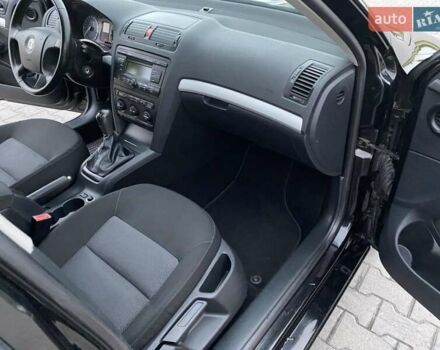 Чорний Шкода Октавія, об'ємом двигуна 1.6 л та пробігом 206 тис. км за 7150 $, фото 14 на Automoto.ua