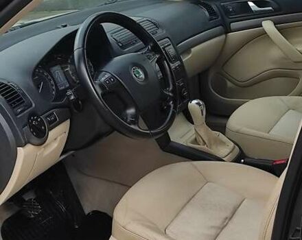 Черный Шкода Октавия, объемом двигателя 1.6 л и пробегом 218 тыс. км за 6999 $, фото 50 на Automoto.ua