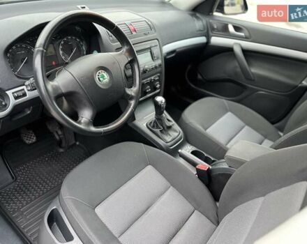 Черный Шкода Октавия, объемом двигателя 1.6 л и пробегом 220 тыс. км за 7500 $, фото 45 на Automoto.ua