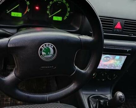 Черный Шкода Октавия, объемом двигателя 1.6 л и пробегом 175 тыс. км за 5750 $, фото 5 на Automoto.ua