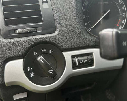Черный Шкода Октавия, объемом двигателя 1.6 л и пробегом 208 тыс. км за 5700 $, фото 10 на Automoto.ua