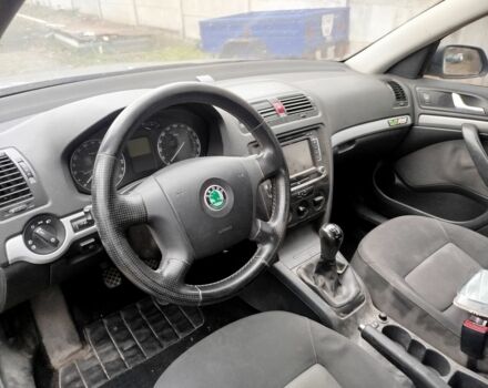 Черный Шкода Октавия, объемом двигателя 1.6 л и пробегом 230 тыс. км за 3000 $, фото 4 на Automoto.ua