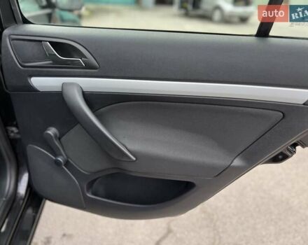 Черный Шкода Октавия, объемом двигателя 1.6 л и пробегом 220 тыс. км за 7500 $, фото 32 на Automoto.ua