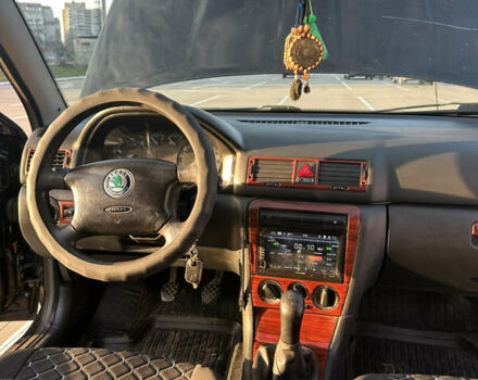 Черный Шкода Октавия, объемом двигателя 1.6 л и пробегом 263 тыс. км за 5600 $, фото 8 на Automoto.ua