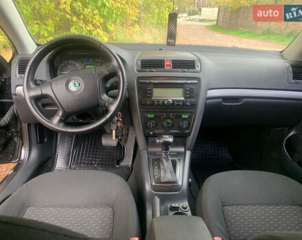 Черный Шкода Октавия, объемом двигателя 1.98 л и пробегом 270 тыс. км за 6800 $, фото 10 на Automoto.ua