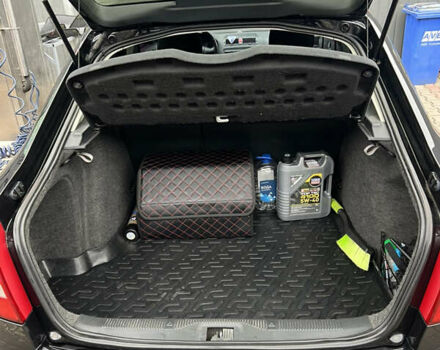 Черный Шкода Октавия, объемом двигателя 1.6 л и пробегом 301 тыс. км за 5600 $, фото 19 на Automoto.ua