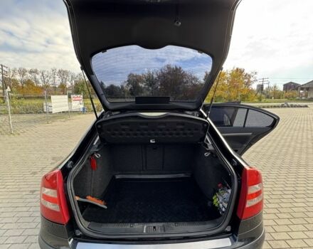 Черный Шкода Октавия, объемом двигателя 2 л и пробегом 266 тыс. км за 5900 $, фото 4 на Automoto.ua