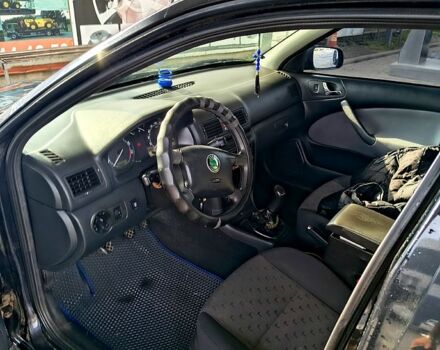 Черный Шкода Октавия, объемом двигателя 1.6 л и пробегом 172 тыс. км за 5999 $, фото 3 на Automoto.ua