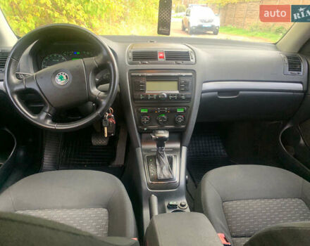 Черный Шкода Октавия, объемом двигателя 1.98 л и пробегом 270 тыс. км за 6800 $, фото 7 на Automoto.ua