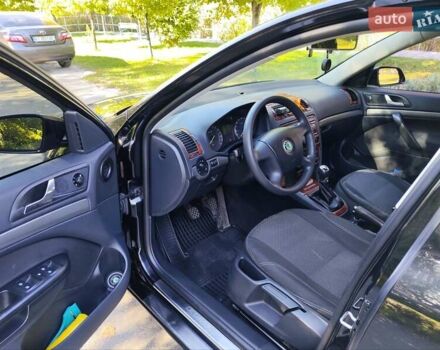 Черный Шкода Октавия, объемом двигателя 1.98 л и пробегом 242 тыс. км за 6300 $, фото 4 на Automoto.ua