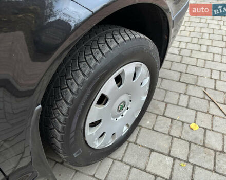 Чорний Шкода Октавія, об'ємом двигуна 1.6 л та пробігом 240 тис. км за 5650 $, фото 7 на Automoto.ua