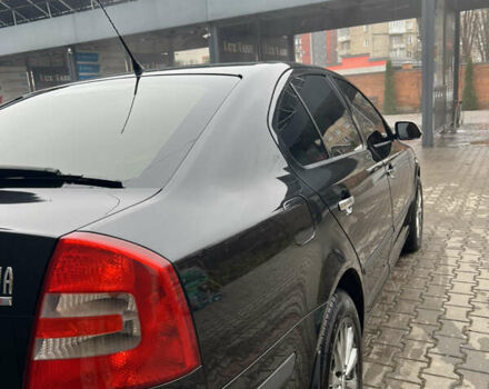 Черный Шкода Октавия, объемом двигателя 1.6 л и пробегом 301 тыс. км за 5600 $, фото 3 на Automoto.ua