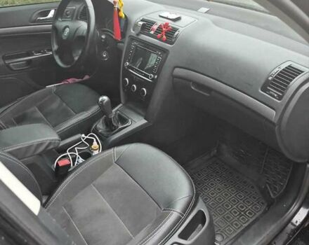 Черный Шкода Октавия, объемом двигателя 1.6 л и пробегом 315 тыс. км за 6300 $, фото 10 на Automoto.ua