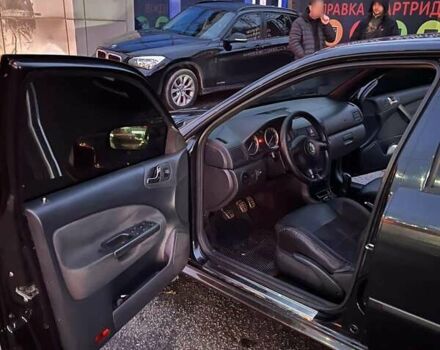 Черный Шкода Октавия, объемом двигателя 1.78 л и пробегом 240 тыс. км за 6500 $, фото 3 на Automoto.ua