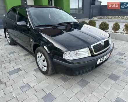 Черный Шкода Октавия, объемом двигателя 1.6 л и пробегом 215 тыс. км за 4950 $, фото 1 на Automoto.ua
