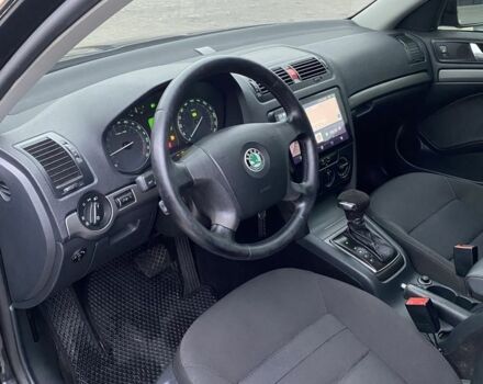 Черный Шкода Октавия, объемом двигателя 2 л и пробегом 192 тыс. км за 6500 $, фото 8 на Automoto.ua