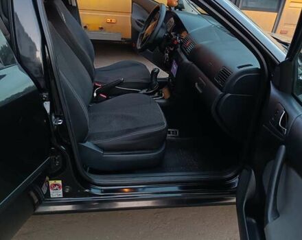 Черный Шкода Октавия, объемом двигателя 1.6 л и пробегом 431 тыс. км за 5500 $, фото 2 на Automoto.ua