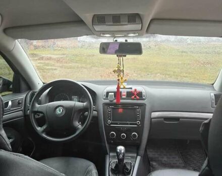 Черный Шкода Октавия, объемом двигателя 1.6 л и пробегом 315 тыс. км за 6300 $, фото 6 на Automoto.ua