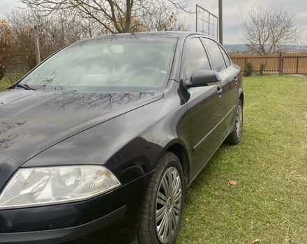 Черный Шкода Октавия, объемом двигателя 1.8 л и пробегом 346 тыс. км за 4600 $, фото 1 на Automoto.ua