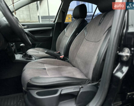 Черный Шкода Октавия, объемом двигателя 1.6 л и пробегом 223 тыс. км за 6300 $, фото 16 на Automoto.ua