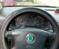 Черный Шкода Октавия, объемом двигателя 1.6 л и пробегом 395 тыс. км за 5300 $, фото 1 на Automoto.ua