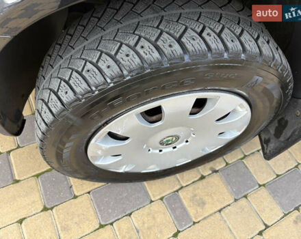 Чорний Шкода Октавія, об'ємом двигуна 1.6 л та пробігом 241 тис. км за 5700 $, фото 26 на Automoto.ua