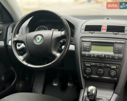 Чорний Шкода Октавія, об'ємом двигуна 1.6 л та пробігом 157 тис. км за 8599 $, фото 37 на Automoto.ua