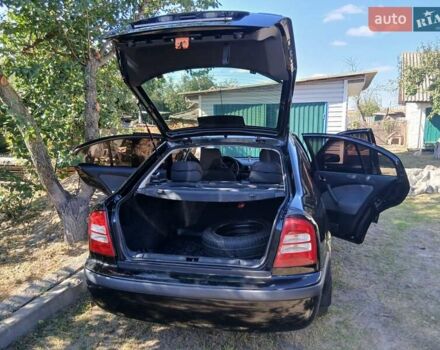 Черный Шкода Октавия, объемом двигателя 1.6 л и пробегом 183 тыс. км за 6000 $, фото 5 на Automoto.ua