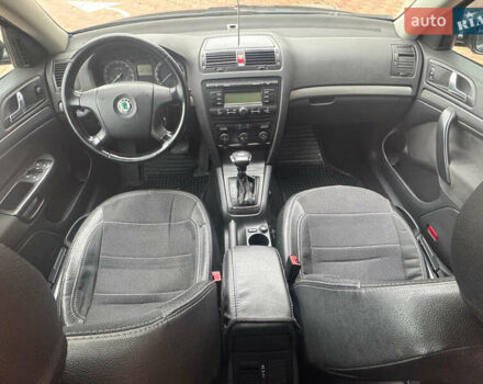 Черный Шкода Октавия, объемом двигателя 2 л и пробегом 230 тыс. км за 6950 $, фото 14 на Automoto.ua