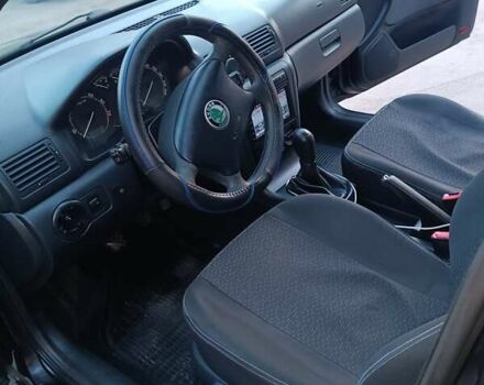 Черный Шкода Октавия, объемом двигателя 1.6 л и пробегом 431 тыс. км за 5500 $, фото 3 на Automoto.ua