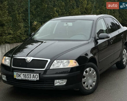 Черный Шкода Октавия, объемом двигателя 1.6 л и пробегом 223 тыс. км за 6300 $, фото 1 на Automoto.ua