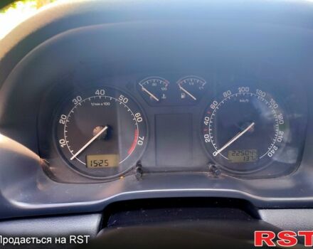 Черный Шкода Октавия, объемом двигателя 1.6 л и пробегом 225 тыс. км за 5900 $, фото 5 на Automoto.ua