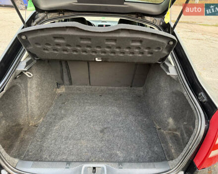 Черный Шкода Октавия, объемом двигателя 1.6 л и пробегом 297 тыс. км за 5500 $, фото 10 на Automoto.ua