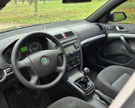 Чорний Шкода Октавія, об'ємом двигуна 1.6 л та пробігом 195 тис. км за 6600 $, фото 9 на Automoto.ua