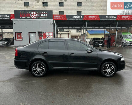 Черный Шкода Октавия, объемом двигателя 2 л и пробегом 263 тыс. км за 5700 $, фото 2 на Automoto.ua