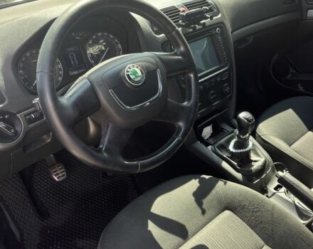 Чорний Шкода Октавія, об'ємом двигуна 2 л та пробігом 340 тис. км за 5100 $, фото 7 на Automoto.ua