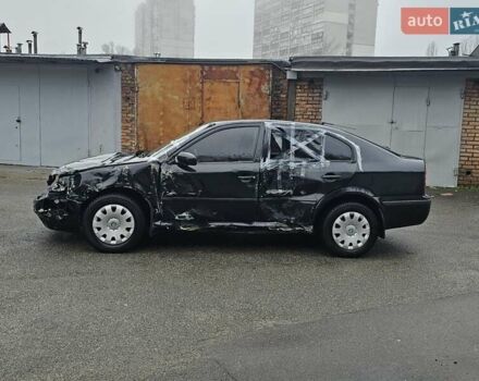 Черный Шкода Октавия, объемом двигателя 1.6 л и пробегом 210 тыс. км за 2200 $, фото 5 на Automoto.ua