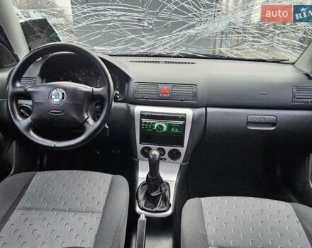 Черный Шкода Октавия, объемом двигателя 1.6 л и пробегом 210 тыс. км за 2000 $, фото 17 на Automoto.ua