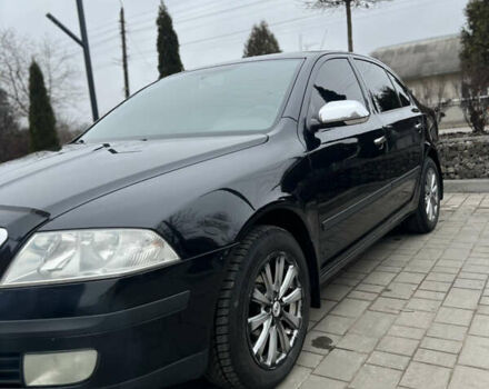 Черный Шкода Октавия, объемом двигателя 1.6 л и пробегом 301 тыс. км за 5600 $, фото 2 на Automoto.ua